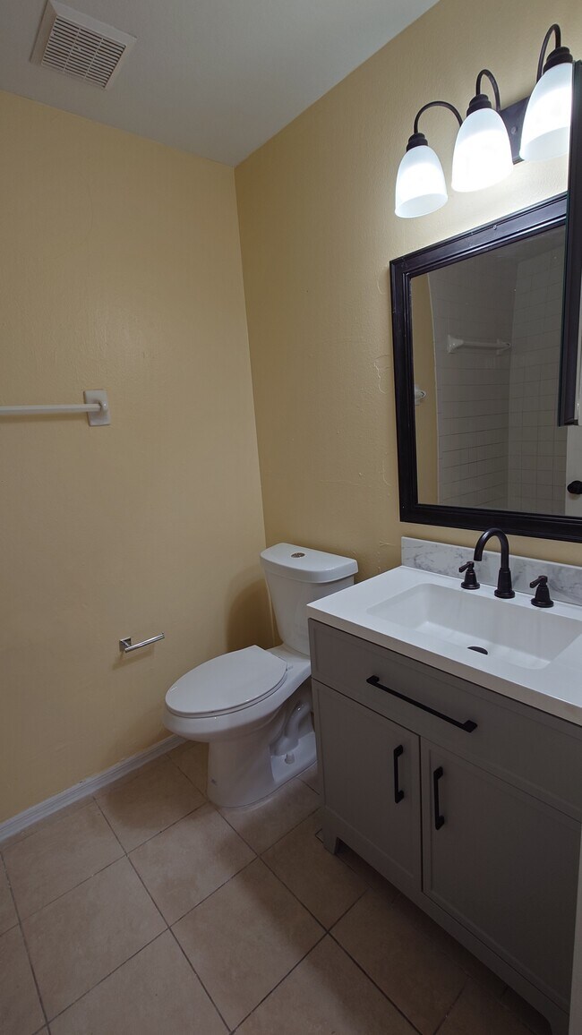 Foto del edificio - 13446 Johnson St