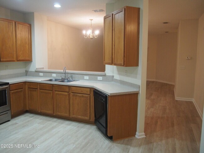 Building Photo - 12301 Kernan Forest Blvd
