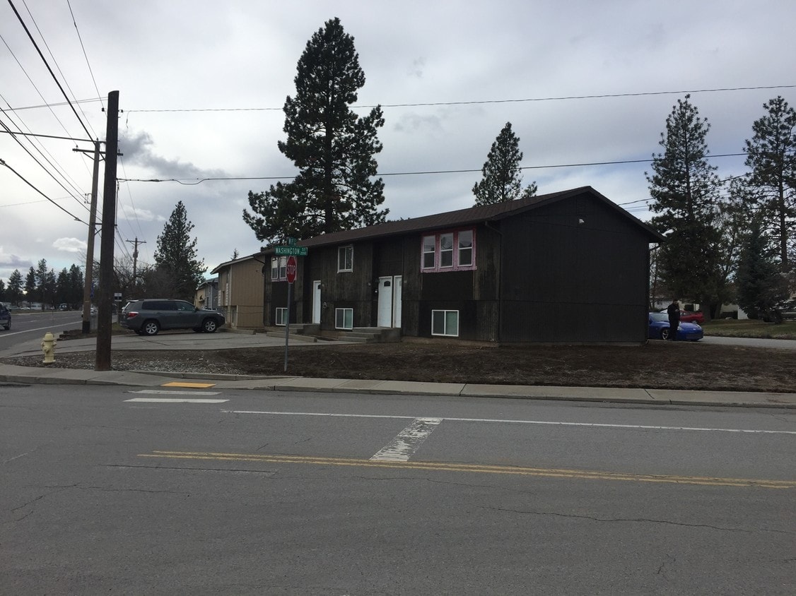 Cheney Triplex Apartments in Cheney, WA