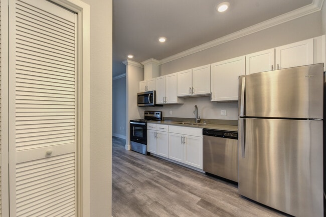 Building Photo - The Atherton