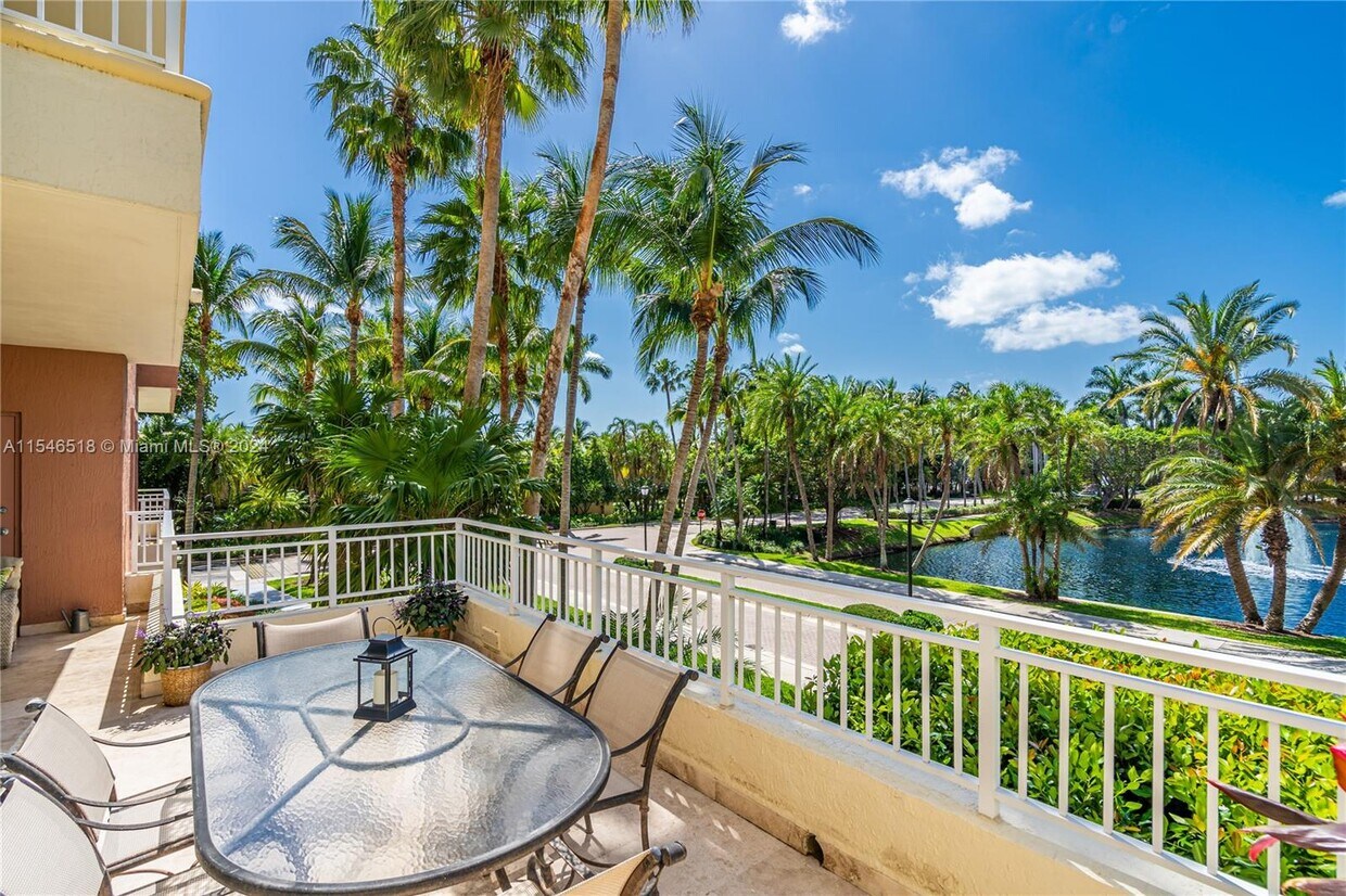 Foto principal - 765 Crandon Blvd