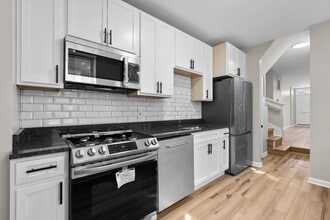 Building Photo - 223 N Patterson Park Ave