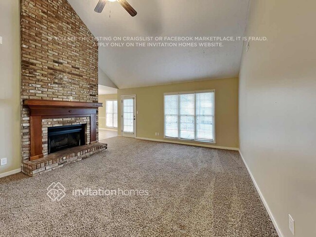 Foto del edificio - 115 Silver Springs Dr