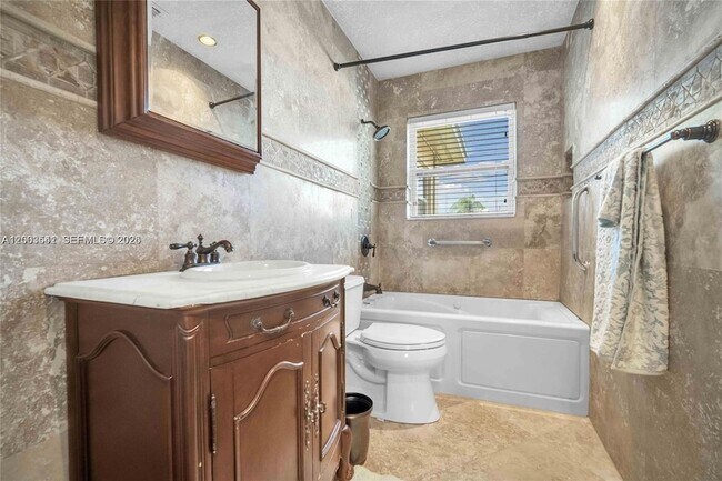 Foto del edificio - 2825 SW 5th St