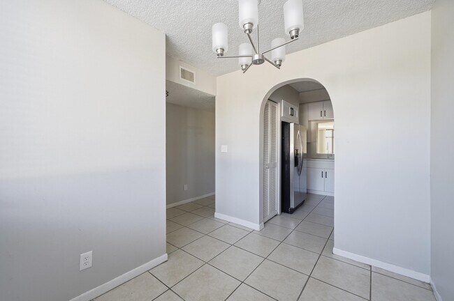 Building Photo - 3300 NW 46th St