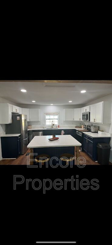 Building Photo - 4232 Chalybeate Springs Rd