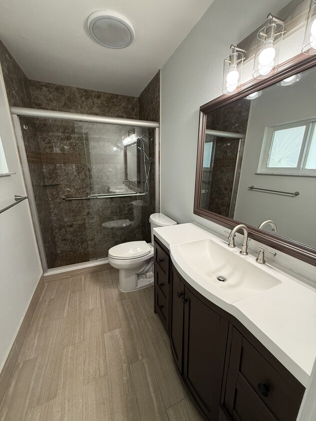Foto principal - 6388 Whispering Wind Way