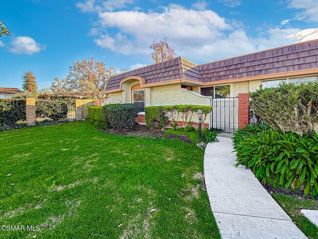 Building Photo - 4150 Lake Harbor Ln