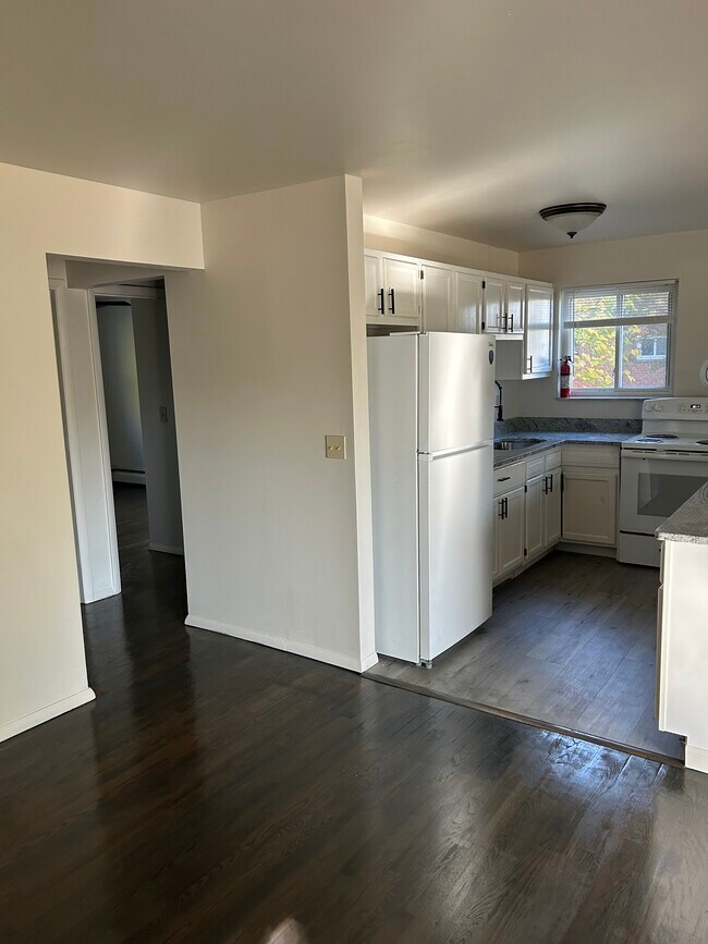 Foto del edificio - 8441 Cottonwood Dr