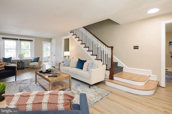 Building Photo - 516 E Lancaster Ave