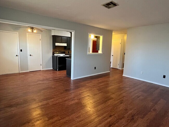 Foto del edificio - 3 Bed 1 Bath in Midwest City