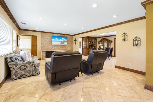 Foto del edificio - 401 Holmwood Dr
