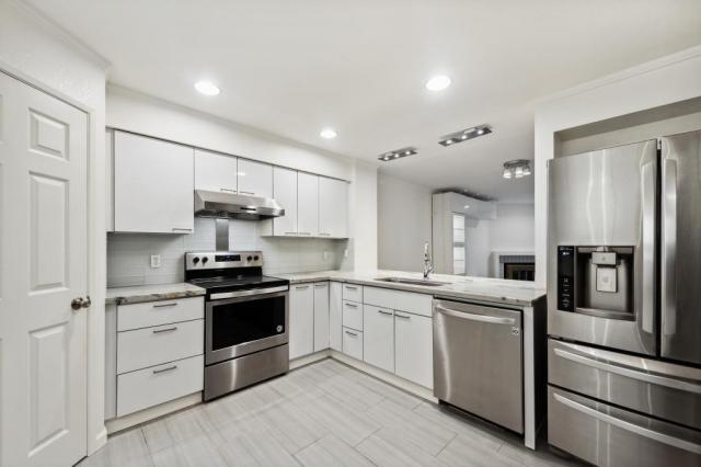 Foto del edificio - 2 bedroom in Seattle WA 98040