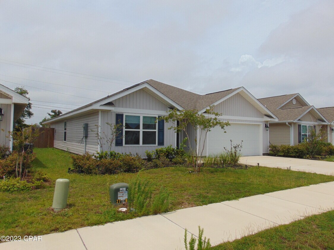 Foto principal - 105 Osprey Lake Rd