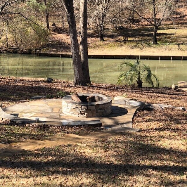 Building Photo - 202 W River Bend Dr