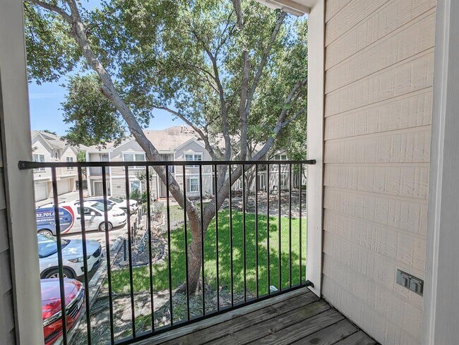 Foto del edificio - 1131 W 24th St