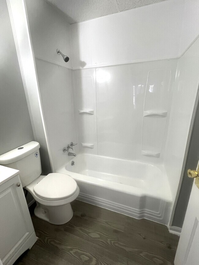 Foto del edificio - 704 W 18th St