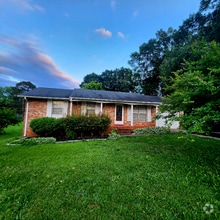 Building Photo - 203 Fleming Dr