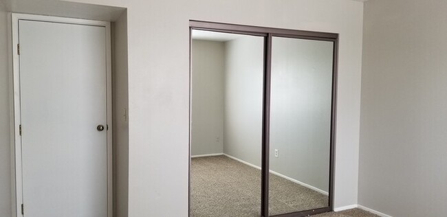 Foto del edificio - 2555 Clear Acre Ln