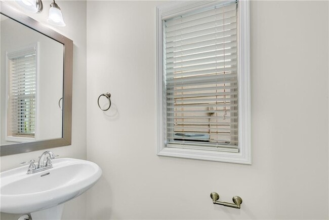 Building Photo - 4920 Breezewood Cir