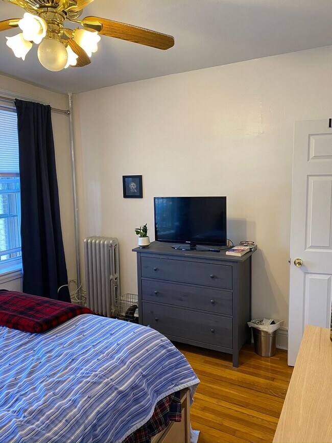 Foto del edificio - Beautiful renovated unit in Brighton available July 1st!