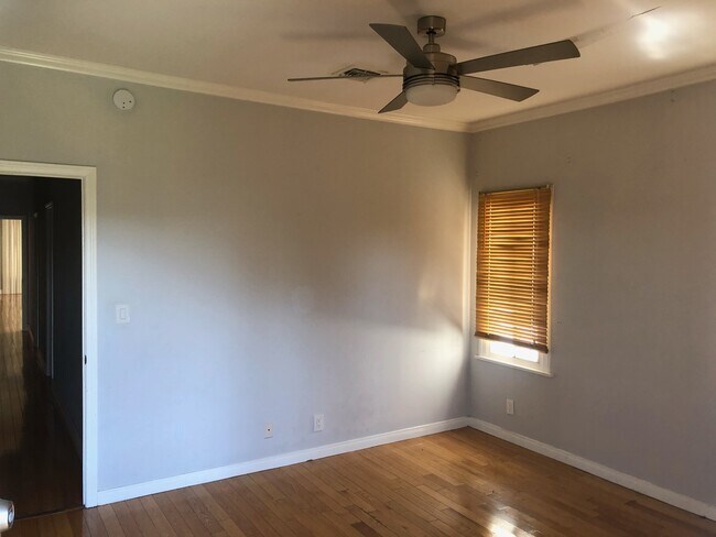Building Photo - 146 S Wetherly Dr
