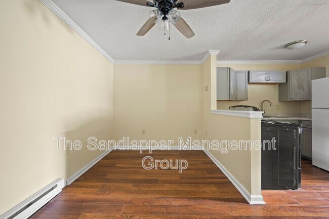 Foto del edificio - 4133-8 St John's Avenue