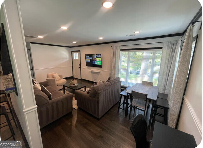 Foto del edificio - 2597 Glenvalley Dr