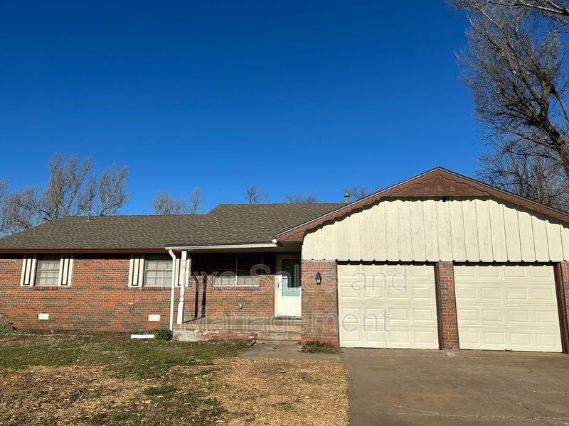 Primary Photo - 3013 N Woodcrest Dr