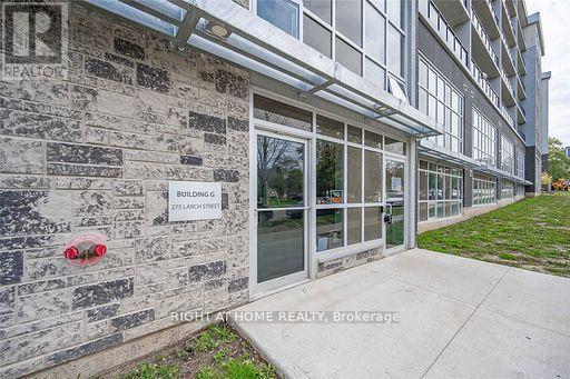 Photo du bâtiment - 275G Larch St