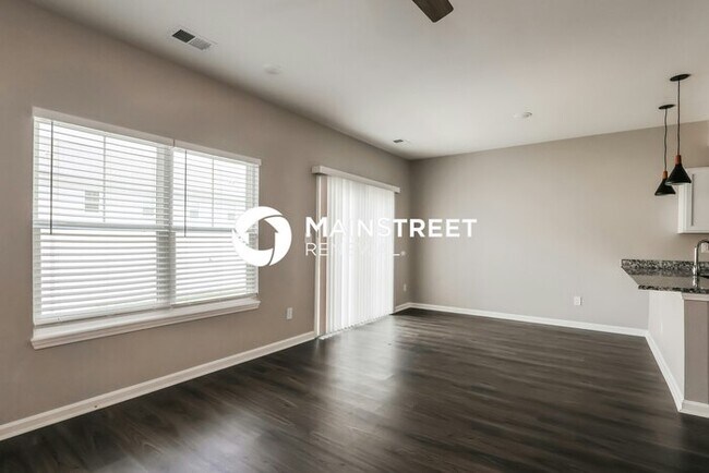 Building Photo - 3 Bedroom Pet-Friendly Home in Jeffersonvi...