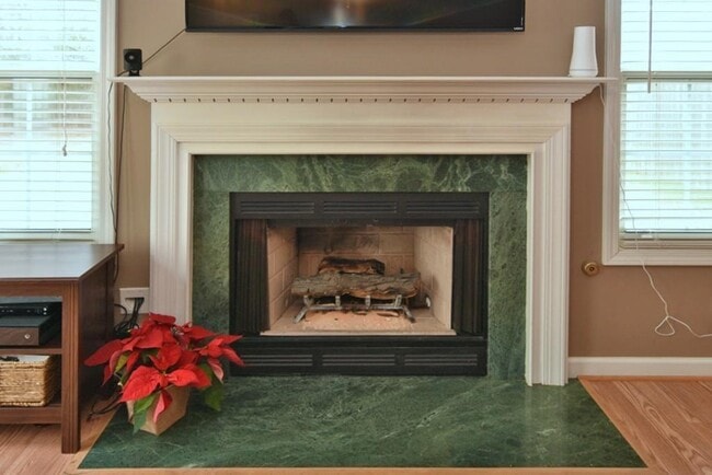Foto del edificio - 13361 Harpley Ct