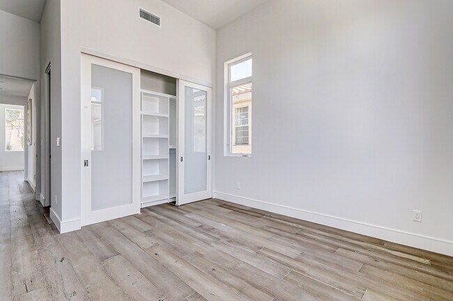 Building Photo - 2321 Clark Ln