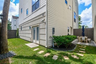 Building Photo - 1204 Fowler St