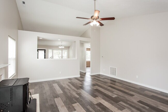 Foto del edificio - 5620 Willowridge Ct