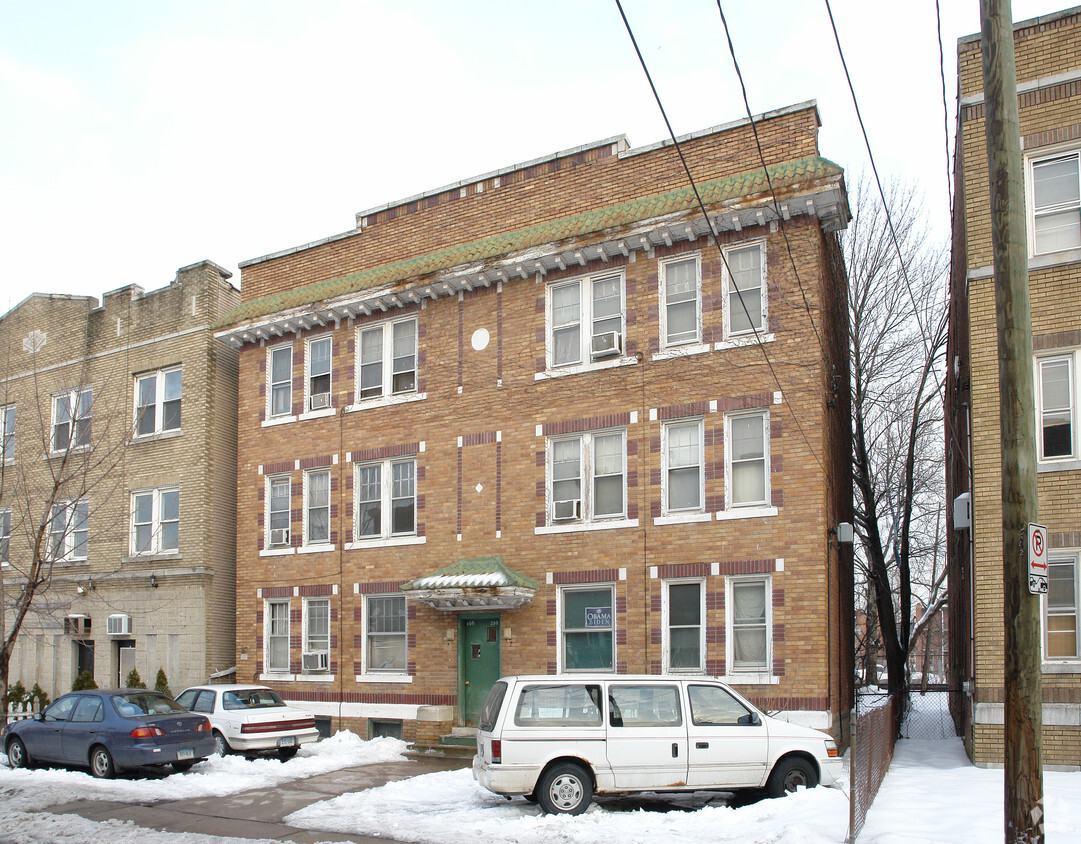 Building Photo - 398-400 Garden St