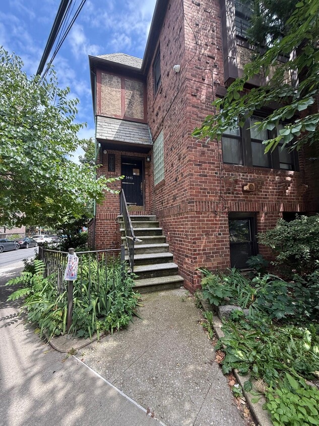 Primary Photo - 3446 Giles Pl