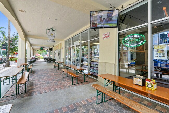 Foto del edificio - 1200 Town Center Dr