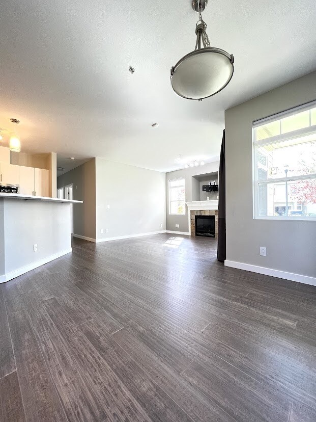 Foto del edificio - 542 241st Ln SE