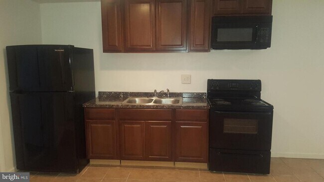 Building Photo - 4696 Manito Ct