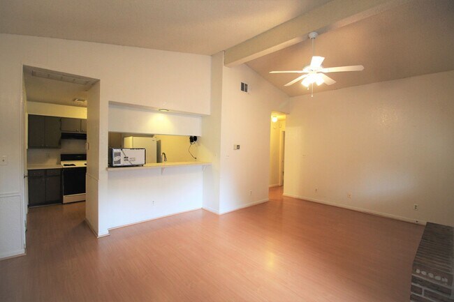 Building Photo - 2518 Howellwood Way