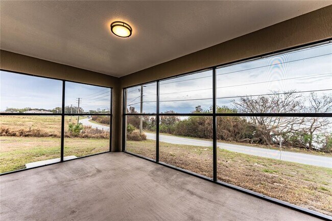 Foto del edificio - 812 Marcia Loop