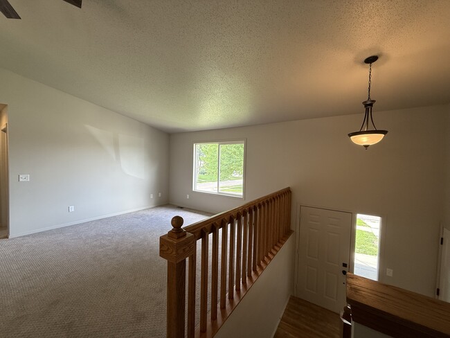 Living room - 2005 S Gordon Dr