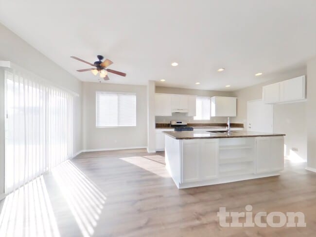 Foto del edificio - 1734 W Ave H 1