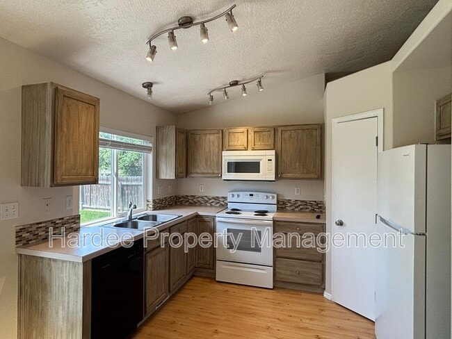 Foto del edificio - 2411 W Baystone Dr