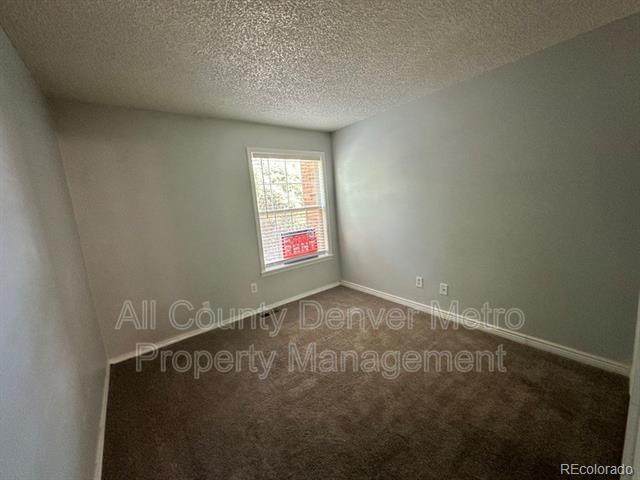 Foto del edificio - 7881 Allison Way