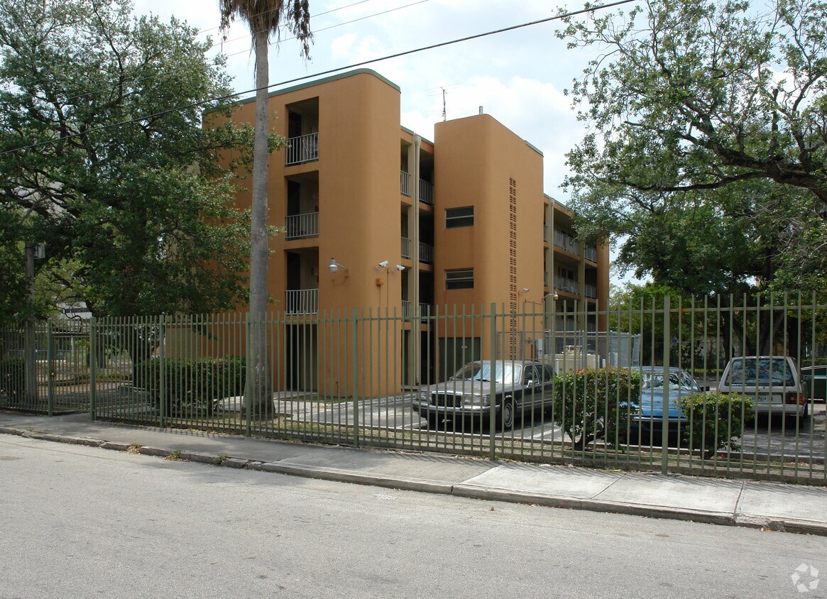 Building Photo - Parkside