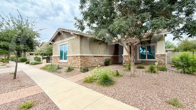 Building Photo - 10463 E Sanger Ave