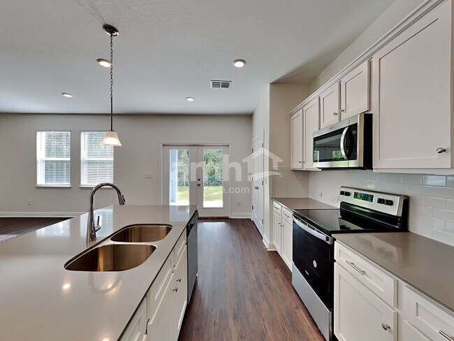 Foto del edificio - 27470 St Andrews Avenue