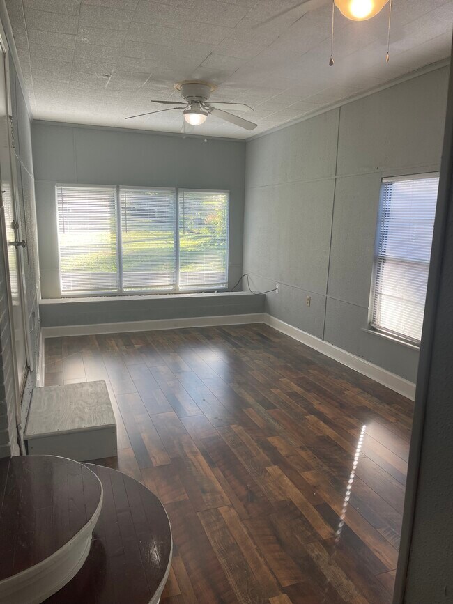 Foto del edificio - 318 Claiborne St